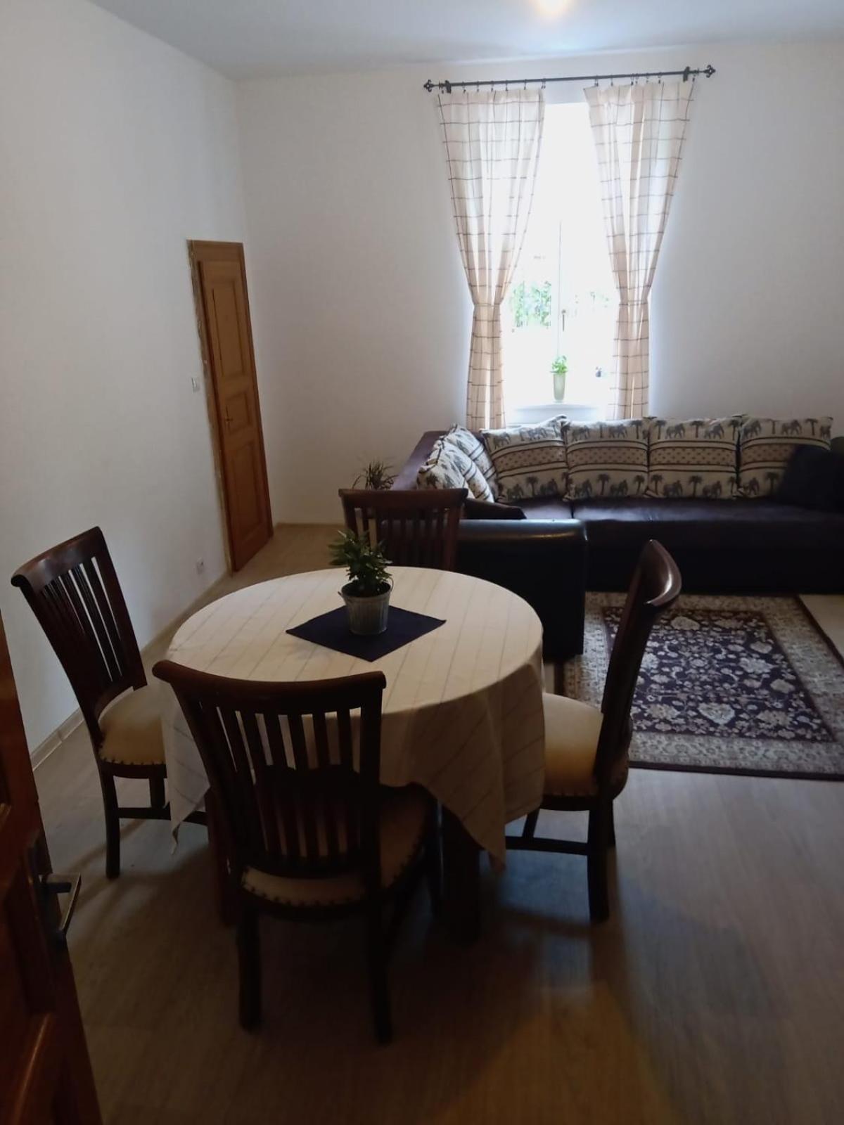 Historic Villa Apartments Prága Kültér fotó