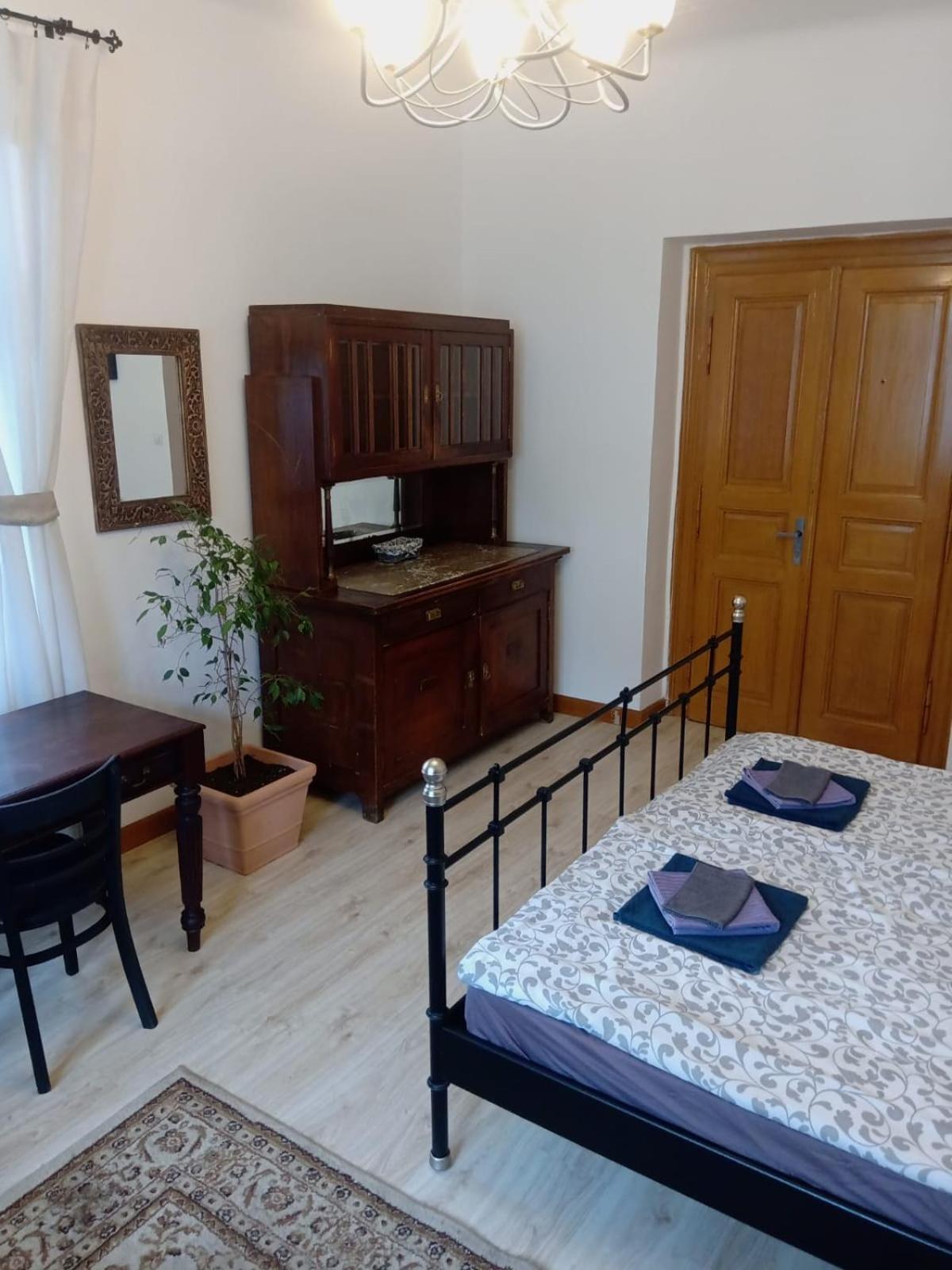 Historic Villa Apartments Prága Kültér fotó