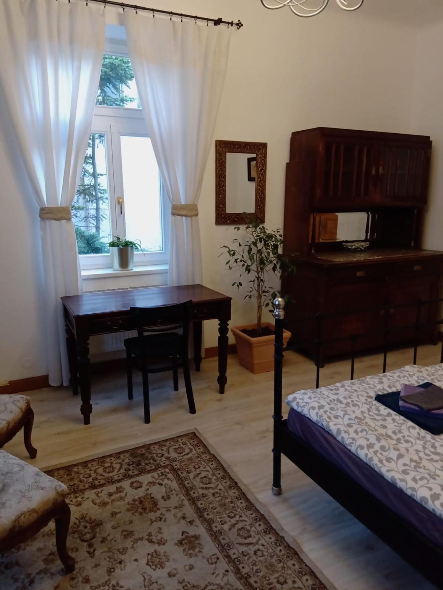 Historic Villa Apartments Prága Kültér fotó
